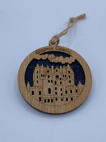 Glamis Castle Round Wooden Hanging (Asstd Tartan Background)